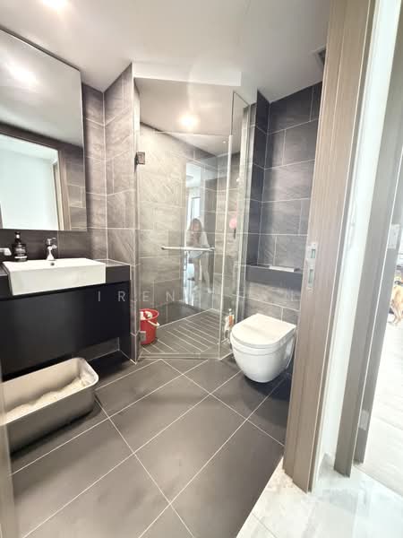 Affinity At Serangoon, 22 Serangoon North Avenue 1, 2 Bedrooms, 732 sqft, Condominium For Sale, by Irene Tan, 500234596 - Bathroom - PropertyGuru.com.sg