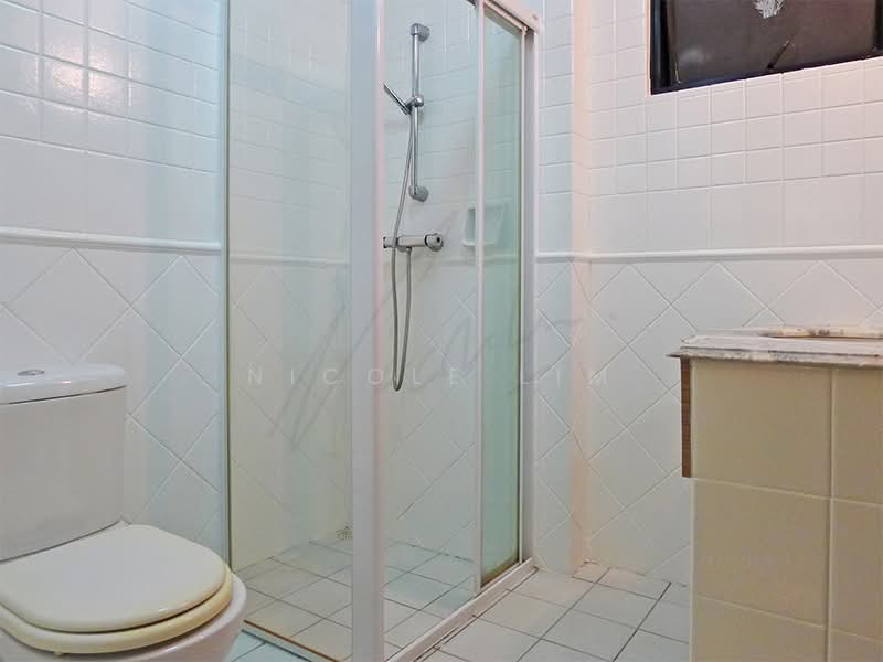 Dover Parkview, 30 Dover Rise, 2 Bedrooms, 936 sqft, Condominium For Rent, by Nicole Lim, 500234598 - Bathroom 2 - PropertyGuru.com.sg