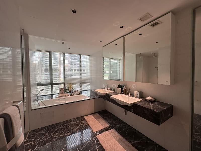 One Shenton, 1 Shenton Way, 4 Bedrooms, 5,350 sqft, Condominium For Sale, by King Kong, 500234599 - Bathroom - PropertyGuru.com.sg