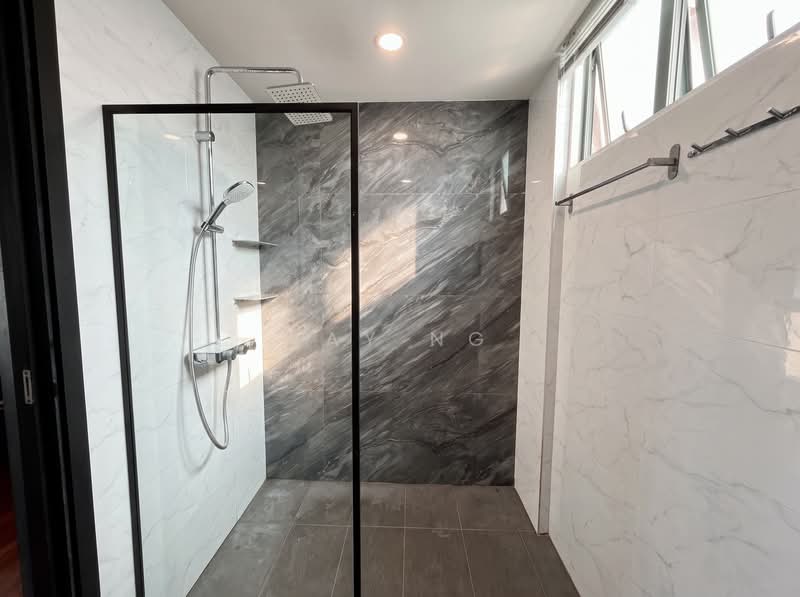 Summerdale, 2 Boon Lay Drive, 4 Bedrooms, 2,131 sqft, Condominium For Sale, by Jay Ng, 500234603 - Bathroom - PropertyGuru.com.sg