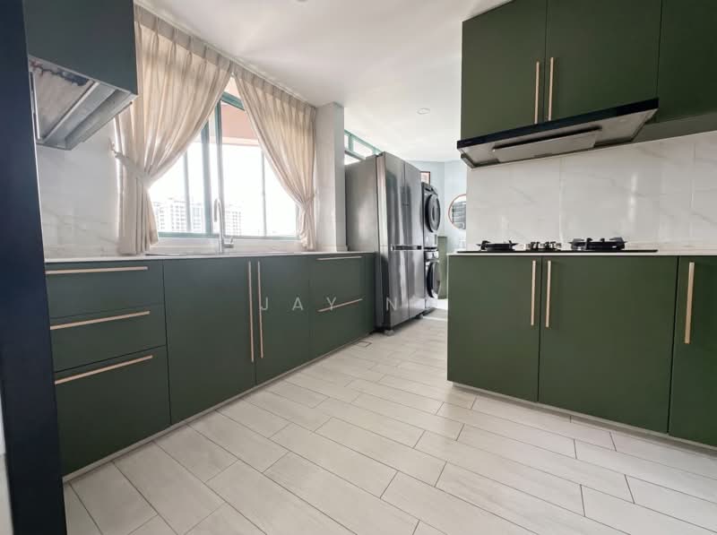 Summerdale, 2 Boon Lay Drive, 4 Bedrooms, 2,131 sqft, Condominium For Sale, by Jay Ng, 500234603 - PropertyGuru.com.sg