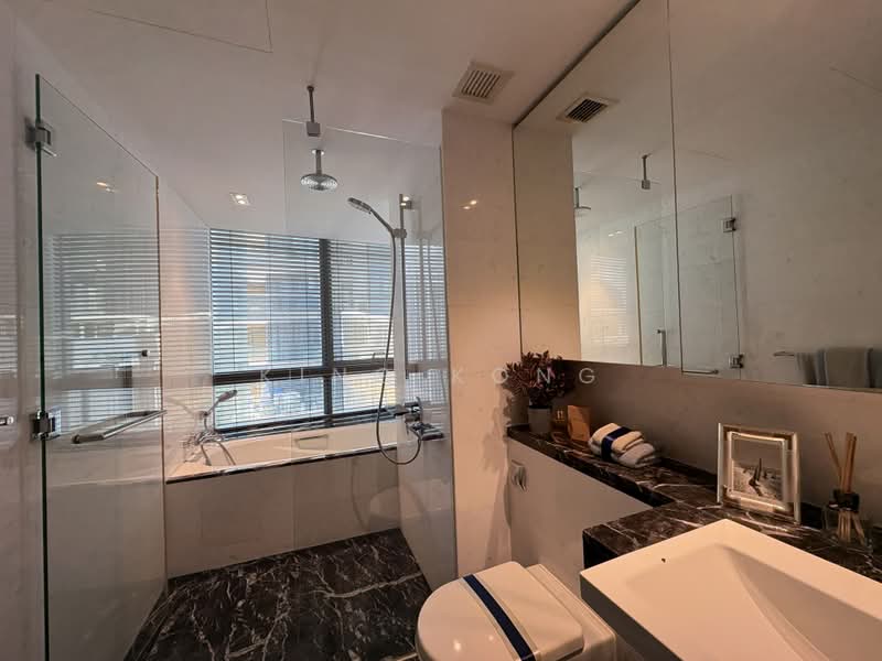 One Shenton, 1 Shenton Way, 4 Bedrooms, 5,651 sqft, Condominium For Sale, by King Kong, 500234622 - Bathroom - PropertyGuru.com.sg