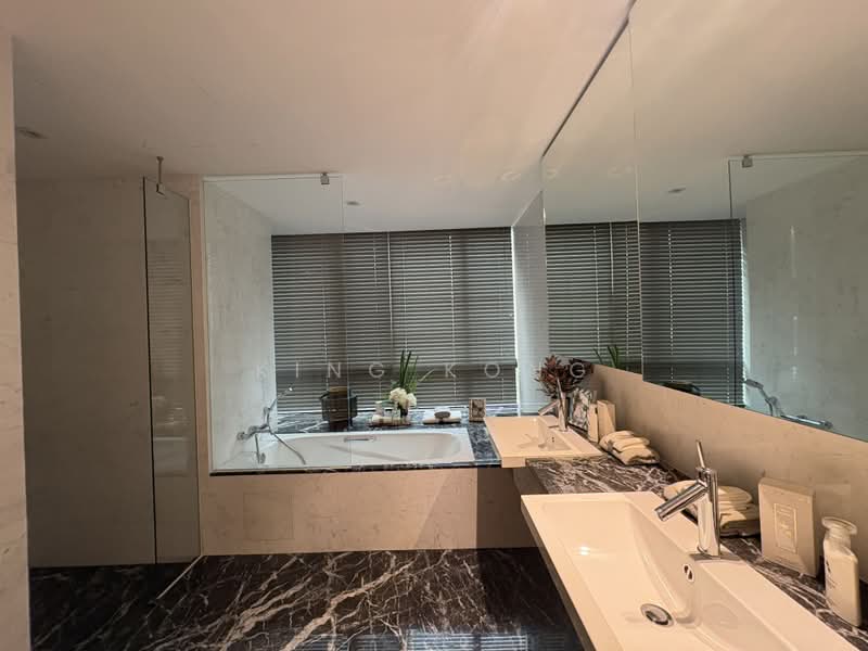One Shenton, 1 Shenton Way, 4 Bedrooms, 5,651 sqft, Condominium For Sale, by King Kong, 500234622 - Bathroom - PropertyGuru.com.sg