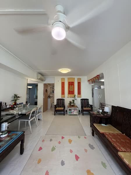 419 Hougang Avenue 8, 419 Hougang Avenue 8, 3 Bedrooms, 1,109 sqft, HDB Flat For Sale, by Benson Yew, 500234626 - Living Room - PropertyGuru.com.sg