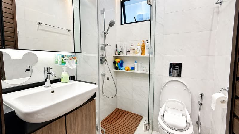 Mooi Residences, 139 Holland Road, 2 Bedrooms, 603 sqft, Condominium For Sale, by Kua WanTing, 500234629 - Bathroom - PropertyGuru.com.sg