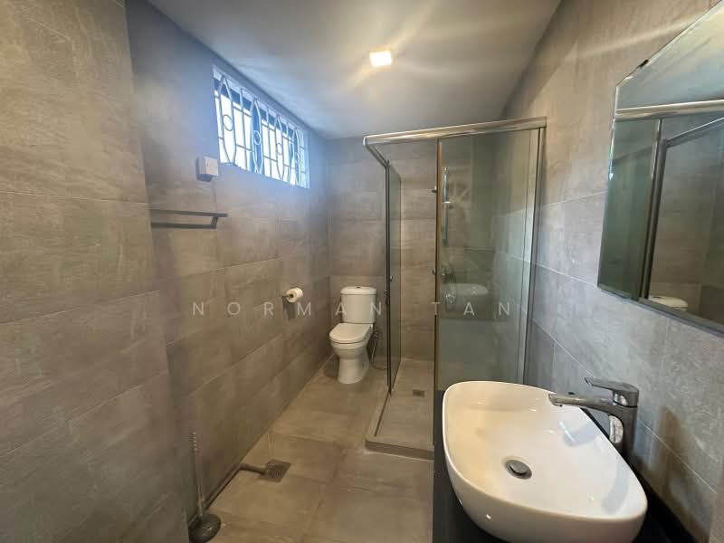Rosyth Road, Rosyth Road, Phillips Ave, Rosyth Ave, 6 Bedrooms, 4,000 sqft, Bungalow House For Sale, by Norman Tan, 500234648 - Bathroom - PropertyGuru.com.sg