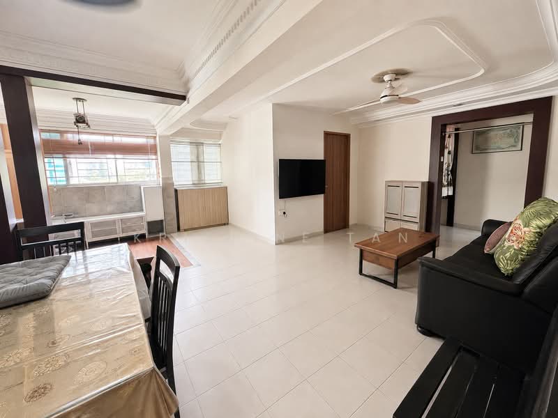 531 Bukit Batok Street 51, 531 Bukit Batok Street 51, 4 Bedrooms, 1,313 sqft, HDB Flat For Sale, by Kristine Tan, 500234650 - Living Room - PropertyGuru.com.sg