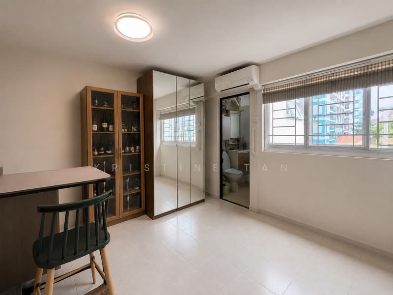 531 Bukit Batok Street 51, 531 Bukit Batok Street 51, 4 Bedrooms, 1,313 sqft, HDB Flat For Sale, by Kristine Tan, 500234650 - Master Bedroom - PropertyGuru.com.sg