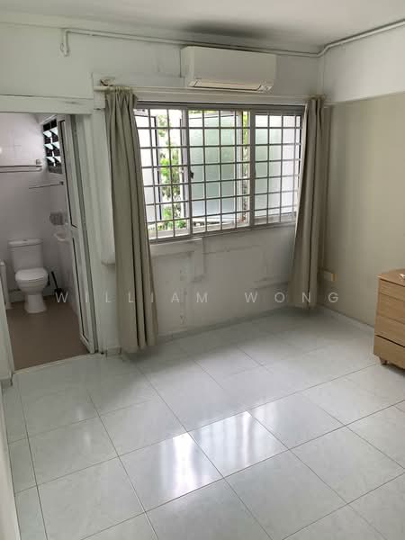 206 Bukit Batok Street 21, 206 Bukit Batok Street 21, 2 Bedrooms, 785 sqft, HDB Flat For Sale, by William Wong, 500234651 - Bathroom - PropertyGuru.com.sg