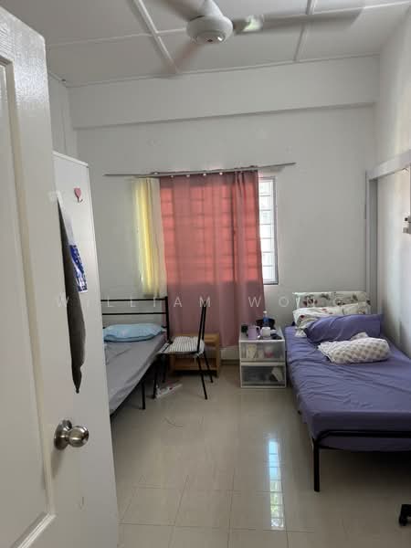 Cambridge Road, Cambridge Road, 3 Bedrooms, 986 sqft, Walk-up Apartment For Sale, by William Wong, 500234677 - Bedroom - PropertyGuru.com.sg