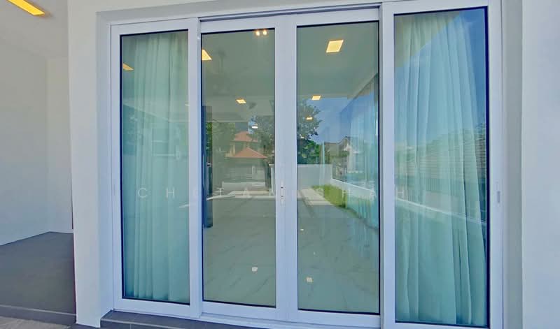 walmer drive, Walmer Drive, 5 Bedrooms, 2,004 sqft, Semi-Detached House For Rent, by Chetan Shah, 500234687 - Exterior - PropertyGuru.com.sg