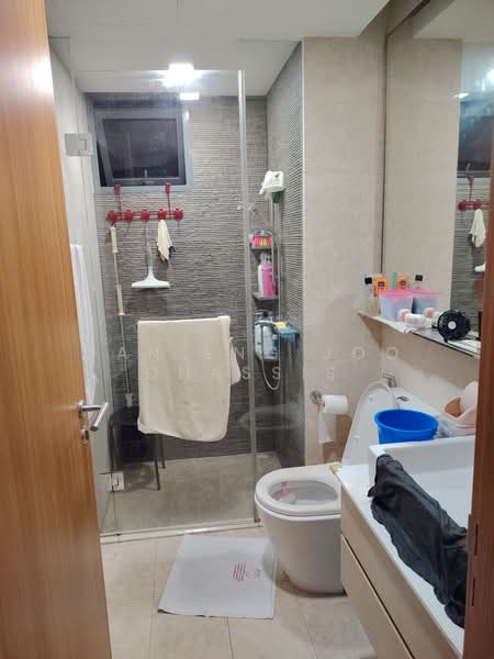 Watertown, 63 Punggol Central, 2 Bedrooms, 1,029 sqft, Condominium For Rent, by Gan Eng Joo ONASSIS, 500234711 - Bathroom - PropertyGuru.com.sg
