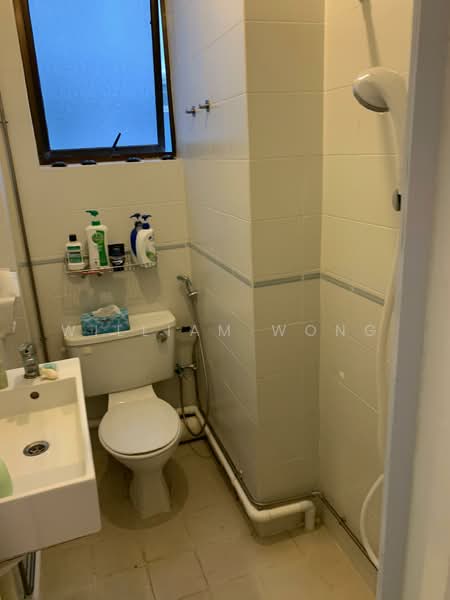 Kim Sia Court, 19 Jalan Jintan, Room Rental, 150 sqft, Apartment For Rent, by William Wong, 500234712 - Bathroom - PropertyGuru.com.sg
