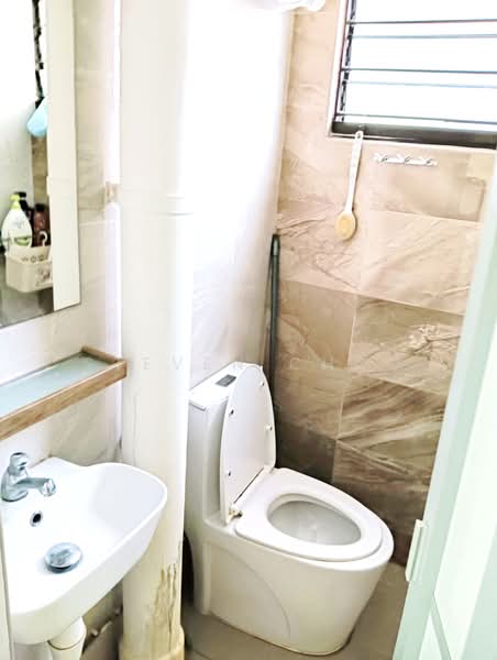 644 Ang Mo Kio Avenue 4, 644 Ang Mo Kio Avenue 4, Room Rental, 120 sqft, HDB Flat For Rent, by Steven Choo, 500234718 - Bathroom - PropertyGuru.com.sg