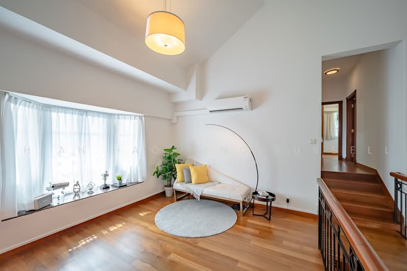 Gentle Villas, Gentle Drive, 5 Bedrooms, 2,900 sqft, Detached House For Sale, by Thiah Hao Ting Russell Baligod, 500234720 - Living Room - PropertyGuru.com.sg