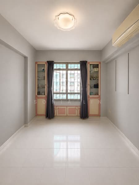 318D Anchorvale Link, 318D Anchorvale Link, 3 Bedrooms, 1,184 sqft, HDB Flat For Sale, by Sonia Lin, 500234726 - Living Room - PropertyGuru.com.sg
