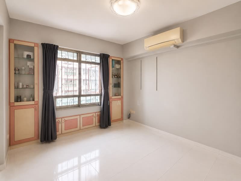 318D Anchorvale Link, 318D Anchorvale Link, 3 Bedrooms, 1,184 sqft, HDB Flat For Sale, by Sonia Lin, 500234726 - Living Room - PropertyGuru.com.sg