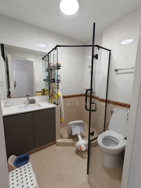 Seasons Park, 491 Yio Chu Kang Road, 2 Bedrooms, 1,066 sqft, Condominium For Rent, by Guo Jasmine, 500234728 - Bathroom - PropertyGuru.com.sg