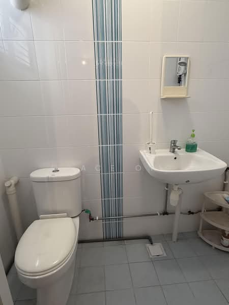 407 Sin Ming Avenue, 407 Sin Ming Avenue, 2 Bedrooms, 689 sqft, HDB Flat For Sale, by Grace Ong, 500234731 - Bathroom - PropertyGuru.com.sg
