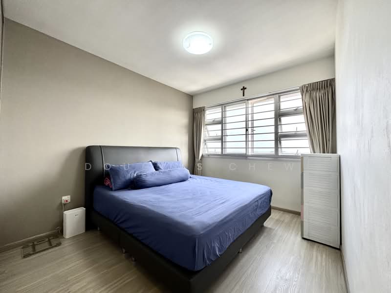 445A Bukit Batok West Avenue 8, 445A Bukit Batok West Avenue 8, 3 Bedrooms, 1,001 sqft, HDB Flat For Sale, by Douglas Chew, 500234740 - Bedroom - PropertyGuru.com.sg