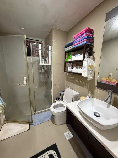 Forestville, 30 Woodlands Drive 16, 2 Bedrooms, 850 sqft, Condominium For Sale, by Karen Tan, 500234752 - Bathroom - PropertyGuru.com.sg