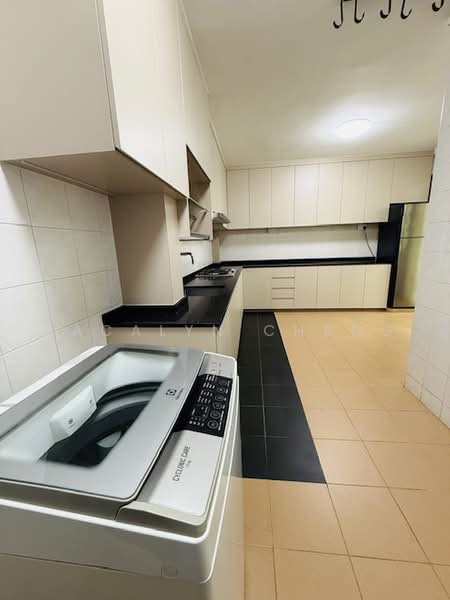546 Serangoon North Avenue 3, 546 Serangoon North Avenue 3, 3 Bedrooms, 1,302 sqft, HDB Flat For Sale, by Jacalyn Chung, 500234759 - Kitchen - PropertyGuru.com.sg