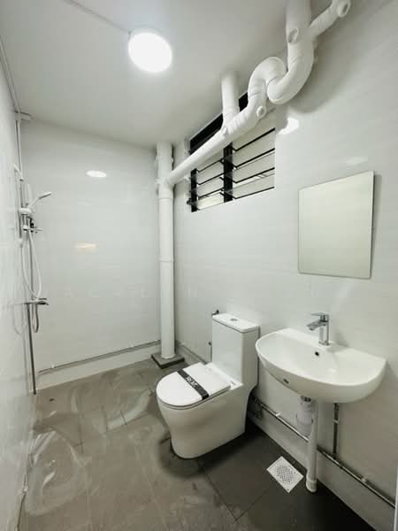 546 Serangoon North Avenue 3, 546 Serangoon North Avenue 3, 3 Bedrooms, 1,302 sqft, HDB Flat For Sale, by Jacalyn Chung, 500234759 - Bathroom - PropertyGuru.com.sg
