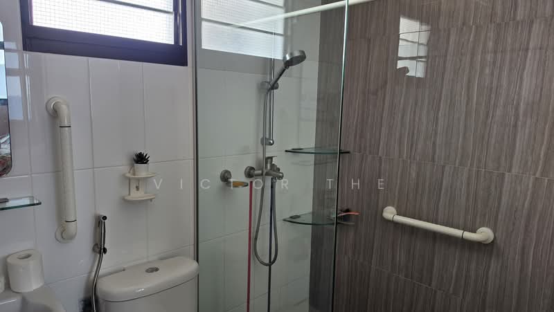 208A Clementi Avenue 6, 208A Clementi Avenue 6, 2 Bedrooms, 732 sqft, HDB Flat For Rent, by Victor The, 500234767 - Bathroom - PropertyGuru.com.sg