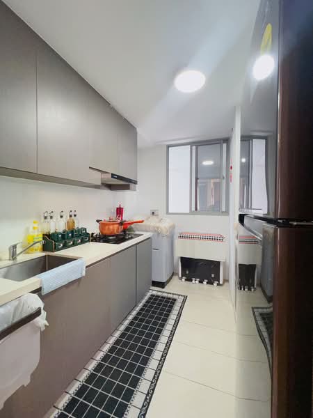 FLO Residence, 13 Punggol Field Walk, 2 Bedrooms, 861 sqft, Condominium For Sale, by Liau Li Jun, 500234771 - Kitchen - PropertyGuru.com.sg