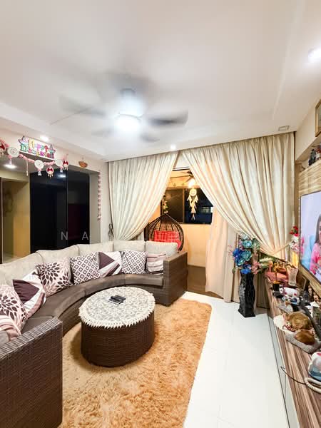 735 Woodlands Circle, 735 Woodlands Circle, 3 Bedrooms, 1,302 sqft, HDB Flat For Sale, by Natalie Lim, 500234775 - Living Room - PropertyGuru.com.sg