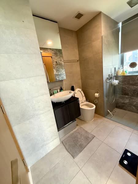 Spottiswoode Suites, 16 Spottiswoode Park Road, 2 Bedrooms, 538 sqft, Condominium For Sale, by Gina Tng, 500234781 - Bathroom - PropertyGuru.com.sg