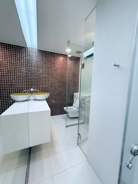 Leonie Gardens, 23 Leonie Hill, 4 Bedrooms, 3,100 sqft, Condominium For Rent, by Anthea Yeo 杨丽娇, 500234785 - Bathroom - PropertyGuru.com.sg