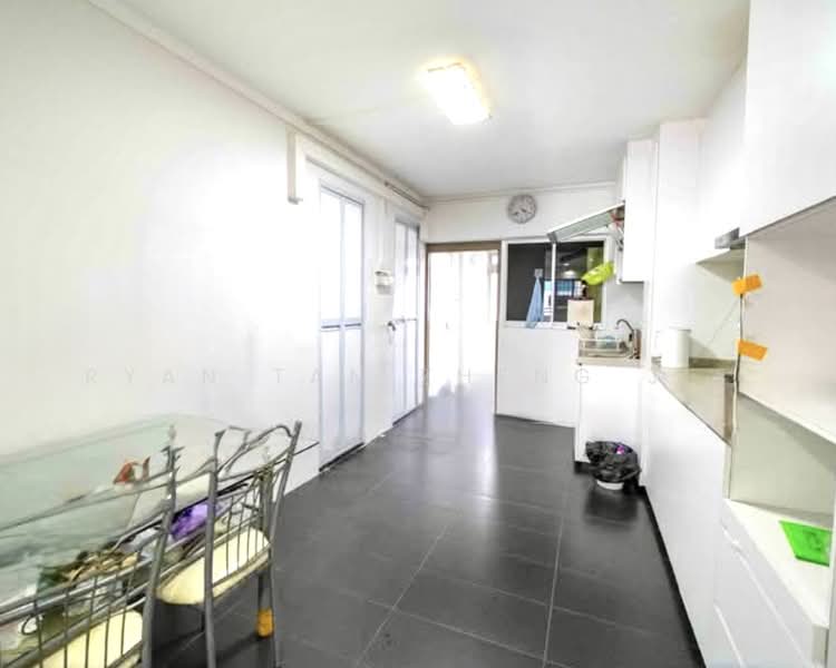 4 Lorong Lew Lian, 4 Lorong Lew Lian, 2 Bedrooms, 688 sqft, HDB Flat For Sale, by Ryan Tan Zheng Jie, 500234791 - Kitchen - PropertyGuru.com.sg