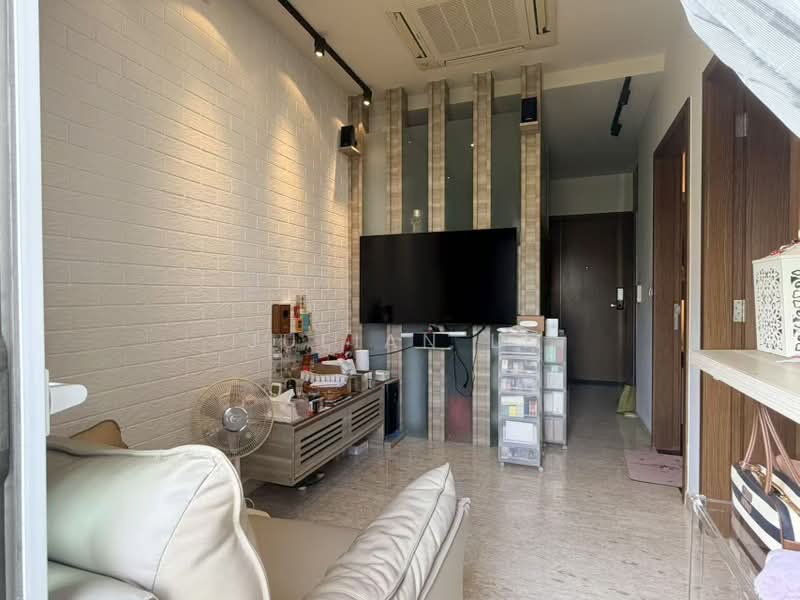Cardiff Residence, 101 Cardiff Grove, 1 Bedroom, 420 sqft, Condominium For Sale, by Julian Li, 500234800 - Living Room - PropertyGuru.com.sg