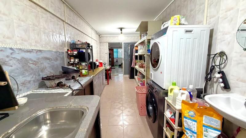 276 Yishun Street 22, 276 Yishun Street 22, Sembawang / Yishun, Room Rental, 904 sqft, HDB Flat For Rent, by Steven Choo, 500234810 - Kitchen - PropertyGuru.com.sg