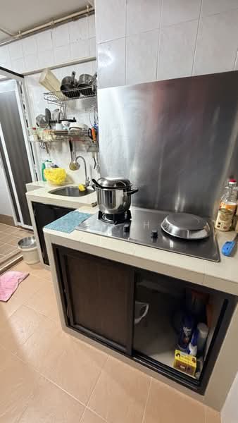 28 Jalan Klinik, 28 Jalan Klinik, Room Rental, 120 sqft, HDB Flat For Rent, by Mick Ho, 500234815 - Kitchen - PropertyGuru.com.sg
