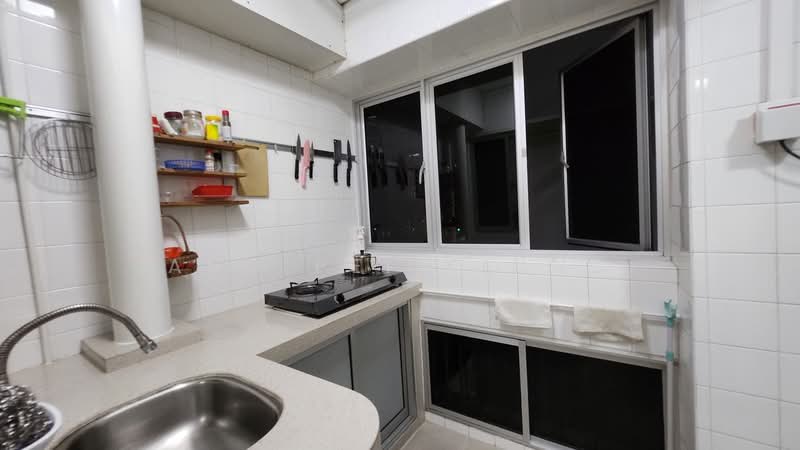 745 Pasir Ris Street 71, 745 Pasir Ris Street 71, 4 Bedrooms, 1,367 sqft, HDB Flat For Sale, by Ang Pei Xiong, 500234817 - Kitchen - PropertyGuru.com.sg