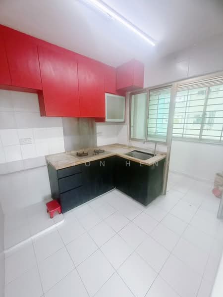 38D Bendemeer Road, 38D Bendemeer Road, 2 Bedrooms, 743 sqft, HDB Flat For Sale, by Veron Heng, 500234832 - Kitchen - PropertyGuru.com.sg
