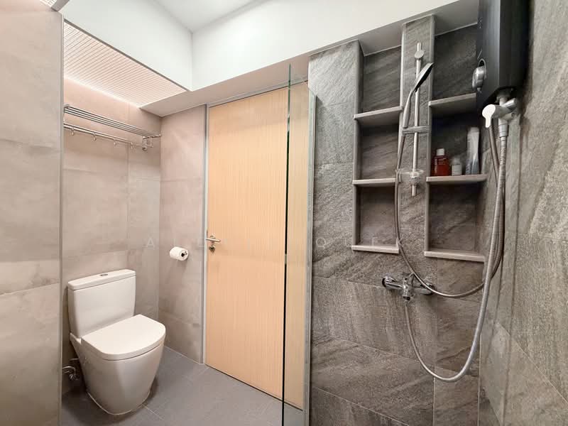 87 Dawson Road, 87 Dawson Road, 2 Bedrooms, 700 sqft, HDB Flat For Sale, by Alexis Quek, 500234839 - Bathroom - PropertyGuru.com.sg