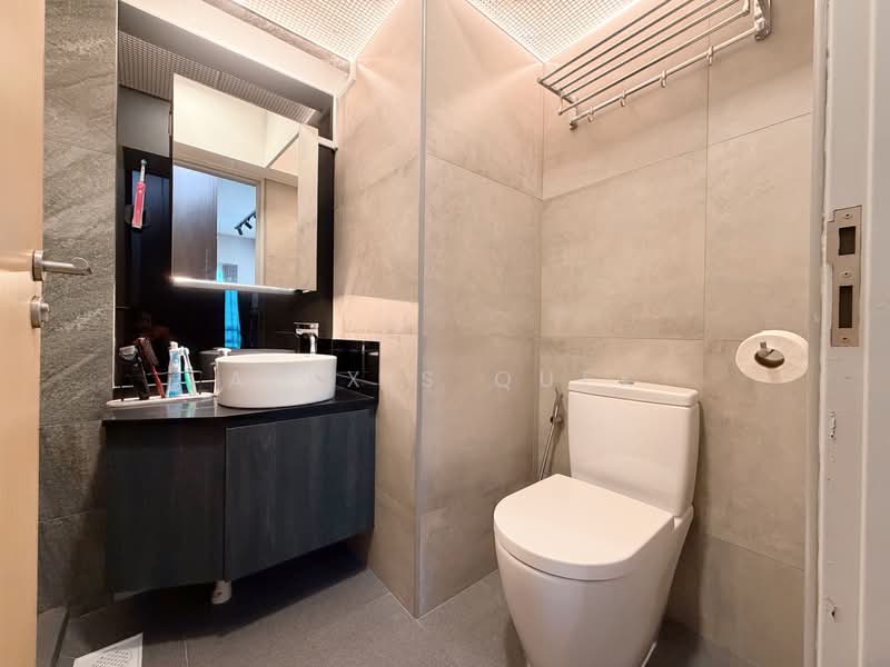 87 Dawson Road, 87 Dawson Road, 2 Bedrooms, 700 sqft, HDB Flat For Sale, by Alexis Quek, 500234839 - Bathroom - PropertyGuru.com.sg