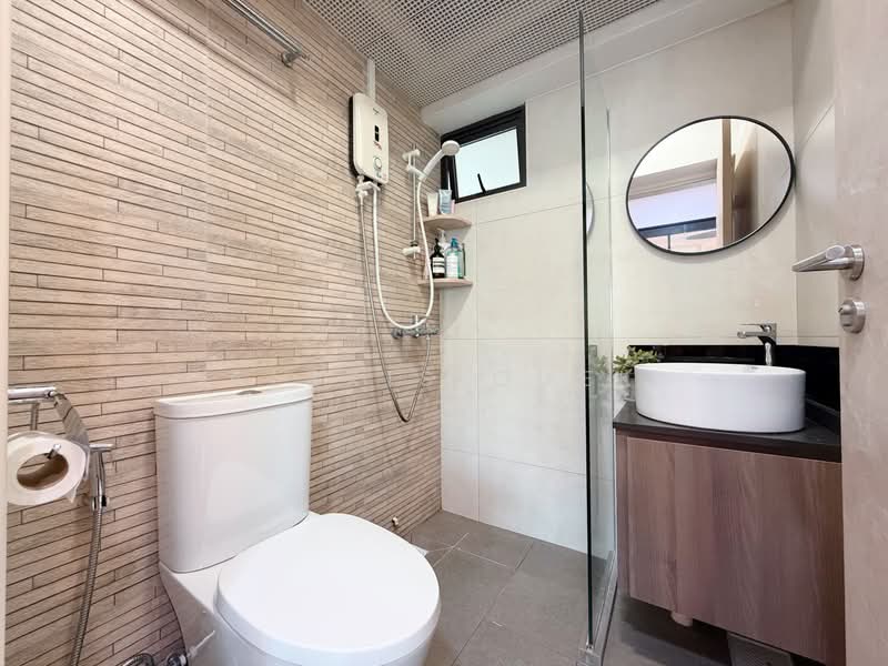 87 Dawson Road, 87 Dawson Road, 2 Bedrooms, 700 sqft, HDB Flat For Sale, by Alexis Quek, 500234839 - Bathroom - PropertyGuru.com.sg