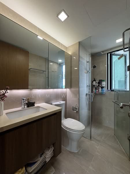Kingsford Waterbay, 70 Upper Serangoon View, 3 Bedrooms, 893 sqft, Condominium For Sale, by Lim Willy, 500234844 - Bathroom - PropertyGuru.com.sg