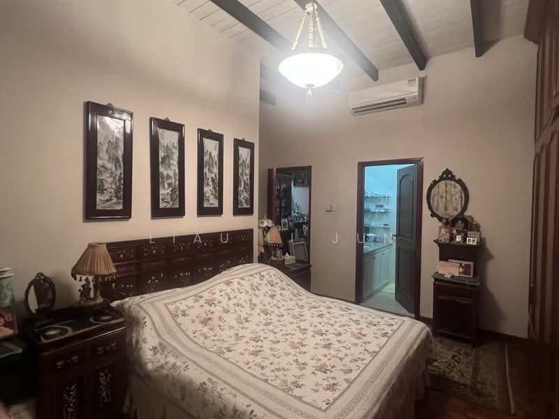 Yuk Tong Avenue, , 6 Bedrooms, 4,000 sqft, Terraced House For Sale, by Liau Li Jun, 500234846 - Bedroom - PropertyGuru.com.sg