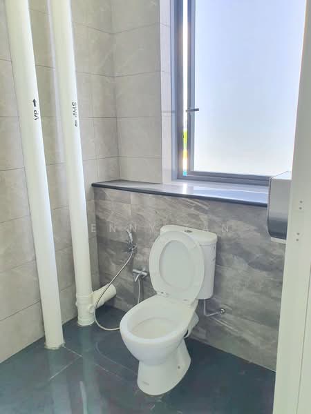 REVV, 1 Corporation Drive, 1,855 sqft, Factory / Workshop (B2) For Rent, by Lenny Tan, 500234854 - Bathroom - CommercialGuru.com.sg