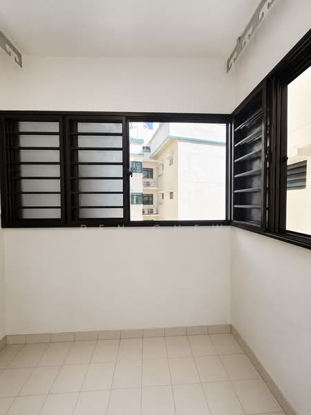 685A Jurong West Street 64, 685A Jurong West Street 64, 3 Bedrooms, 1,195 sqft, HDB Flat For Sale, by Ben Chew, 500234864 - Balcony - PropertyGuru.com.sg