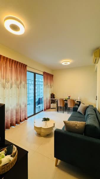 iResidences, 20 Irrawaddy Road, 2 Bedrooms, 980 sqft, Condominium For Rent, by Cindy Chew, 500234870 - Living Room - PropertyGuru.com.sg