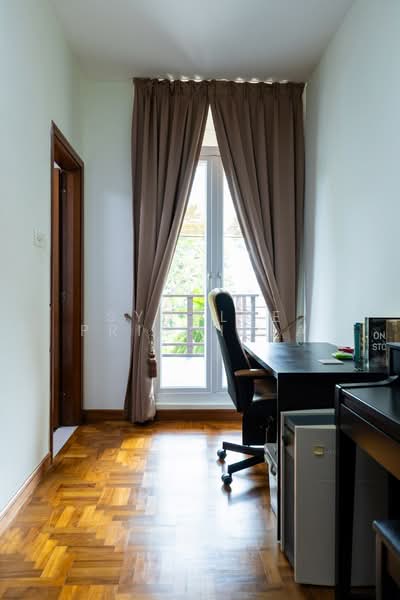 Rare 3-Storey Terrace with Unblocked Greenery Views, , 5 Bedrooms, 4,310 sqft, Terraced House For Sale, by Sydelle Priscilla, 500234871 - Study - PropertyGuru.com.sg