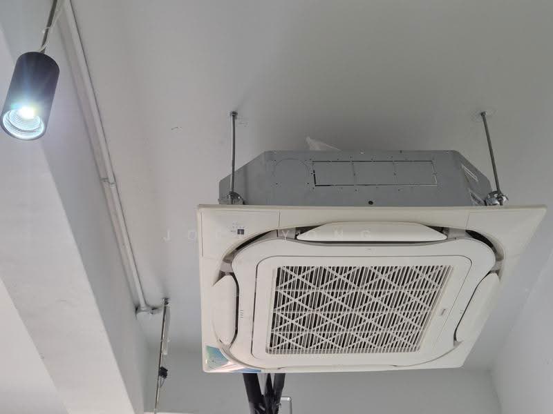 newly renovated! 5min walk to aljunied mrt!, newly renovated! 5min walk to aljunied mrt!, Eunos / Geylang / Paya Lebar, 577 sqft, Light Industrial (B1) For Rent, by Joel Yong, 500234873 - CommercialGuru.com.sg