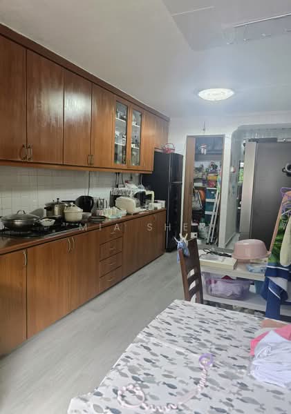 554 Bedok North Street 3, 554 Bedok North Street 3, Bedok / Upper East Coast, 2 Bedrooms, 883 sqft, HDB Flat For Sale, by Mia Shee, 500234888 - Kitchen - PropertyGuru.com.sg