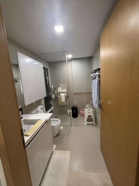 Blossom Residences, 30 Segar Road, 3 Bedrooms, 1,109 sqft, Condominium For Sale, by Derrick Ang, 500234889 - Bathroom - PropertyGuru.com.sg